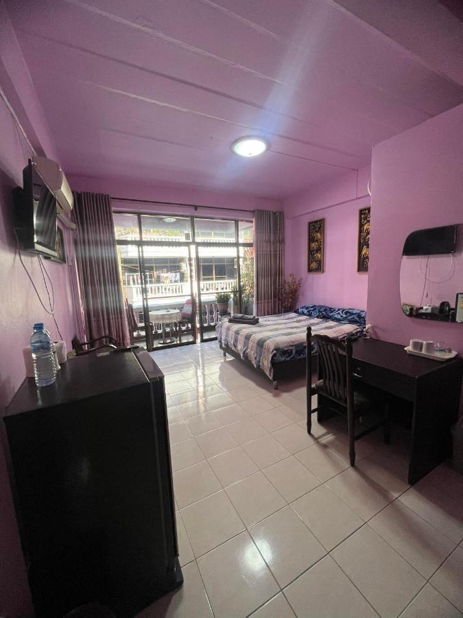 Soetnos Hotel Pantai Jomtien Luaran gambar