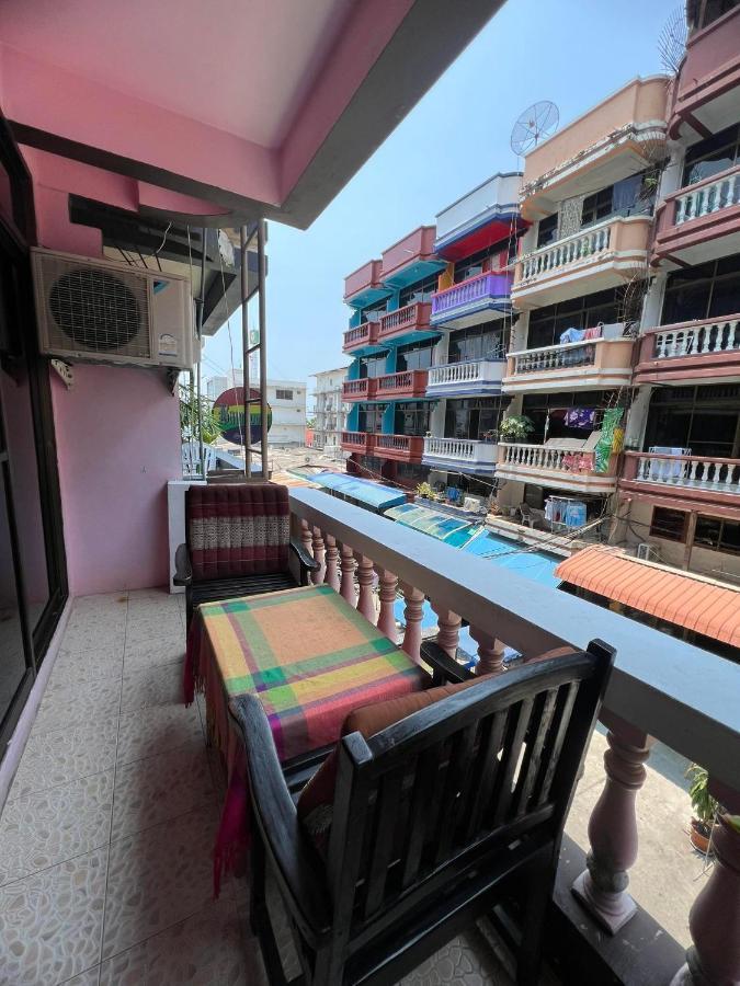 Soetnos Hotel Pantai Jomtien Luaran gambar